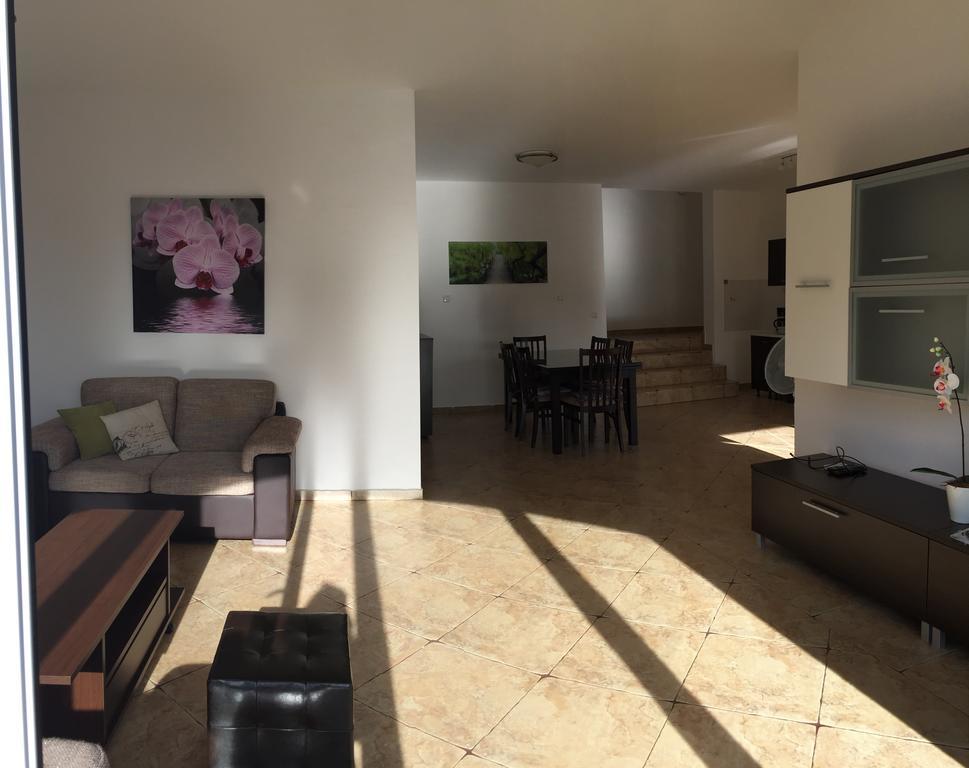 Villa Flora أوباتيا المظهر الخارجي الصورة
