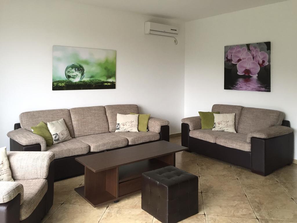 Villa Flora أوباتيا المظهر الخارجي الصورة